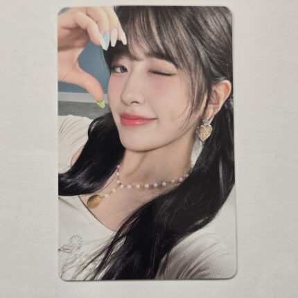 IVE ALIVE Photocard A ver YUJIN