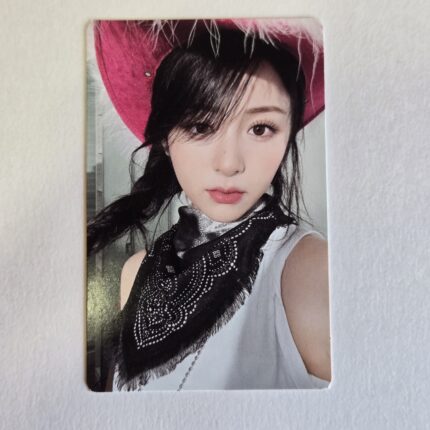 LE SSERAFIM UNFORGIVEN Regular ver photocard YUNJIN