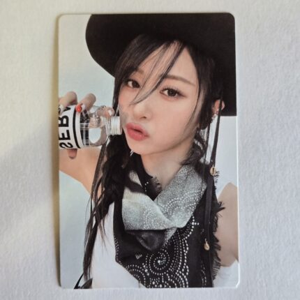 LE SSERAFIM UNFORGIVEN Compact ver photocard YUNJIN