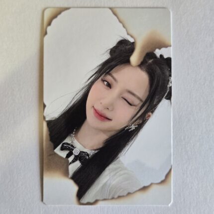 LE SSERAFIM UNFORGIVEN Compact ver photocard YUNJIN